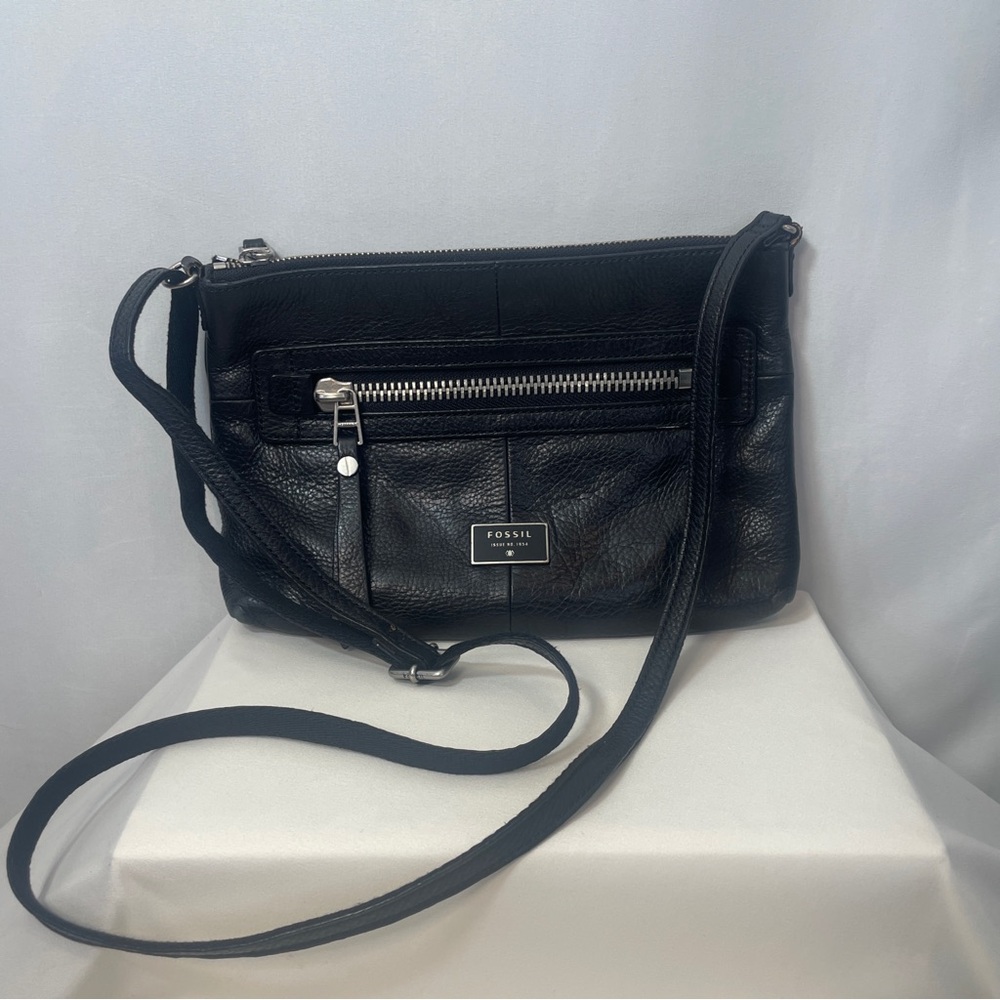 Fossil Black Leather Everyday Crossbody Bag With Silver Accents